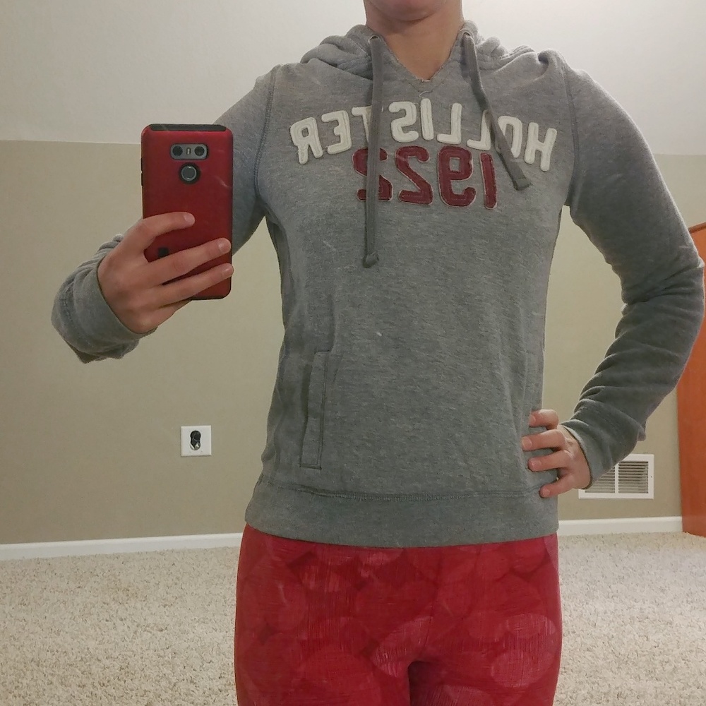 Soft gray Hollister Sweatshirt - size Medium - Picture 5 of 5